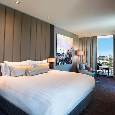 The Beetson Hotel Brisbane Exterior foto A bedroom at the hotel