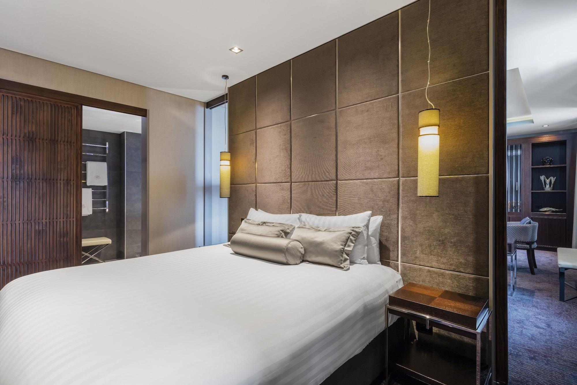 The Beetson Hotel Brisbane Exterior foto A bedroom at the hotel